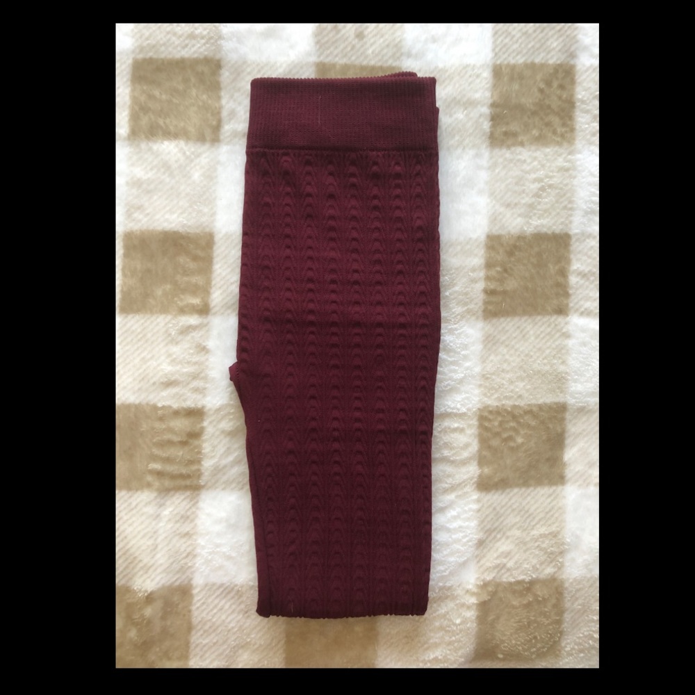 Burgundy / maroon leggings